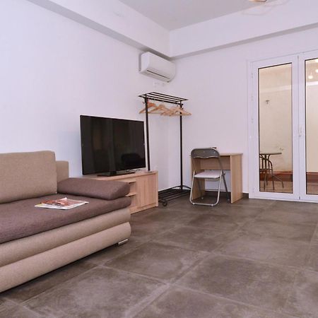 Koukaki, A Minimal Studio Αθήνα Εξωτερικό φωτογραφία